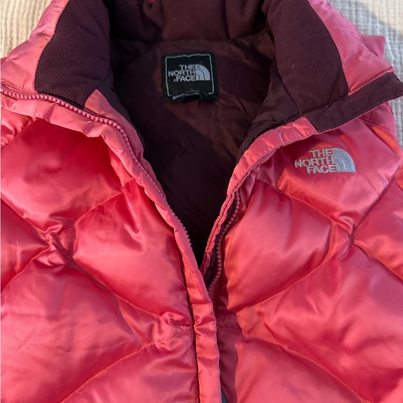 The North Face Coral Quilted Down Vest, size lg - Picture 4 of 5